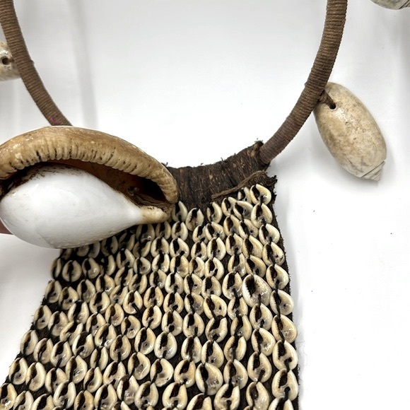 Vintage Papua New Guinea Ceremonial Seashell Collar Necklace Bundle - Picture 11 of 17